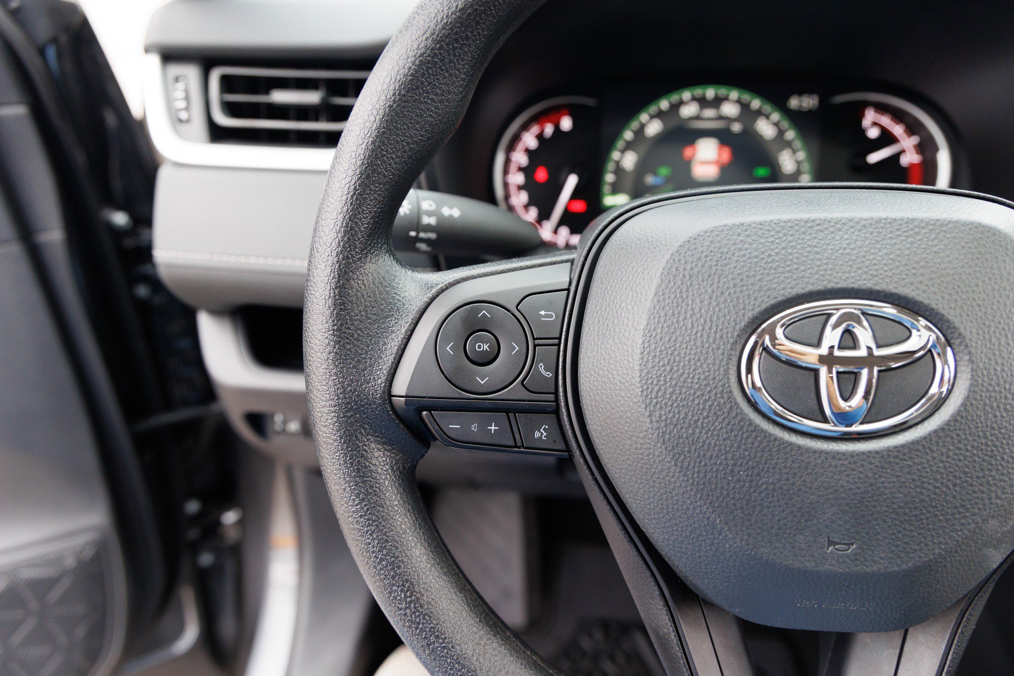 Certified 2025 Toyota RAV4 XLE image 18