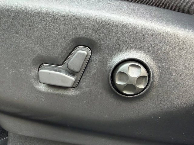 New 2027 Chrysler Pacifica Select FWD image 18