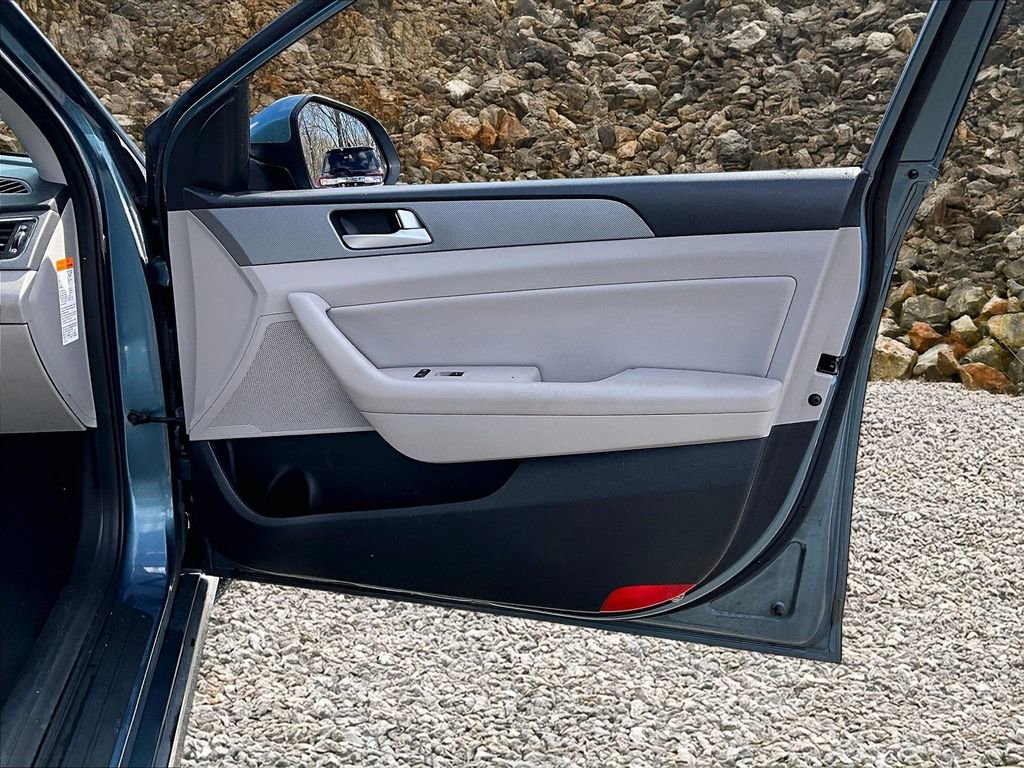 Used 2016 Hyundai Sonata SE image 22