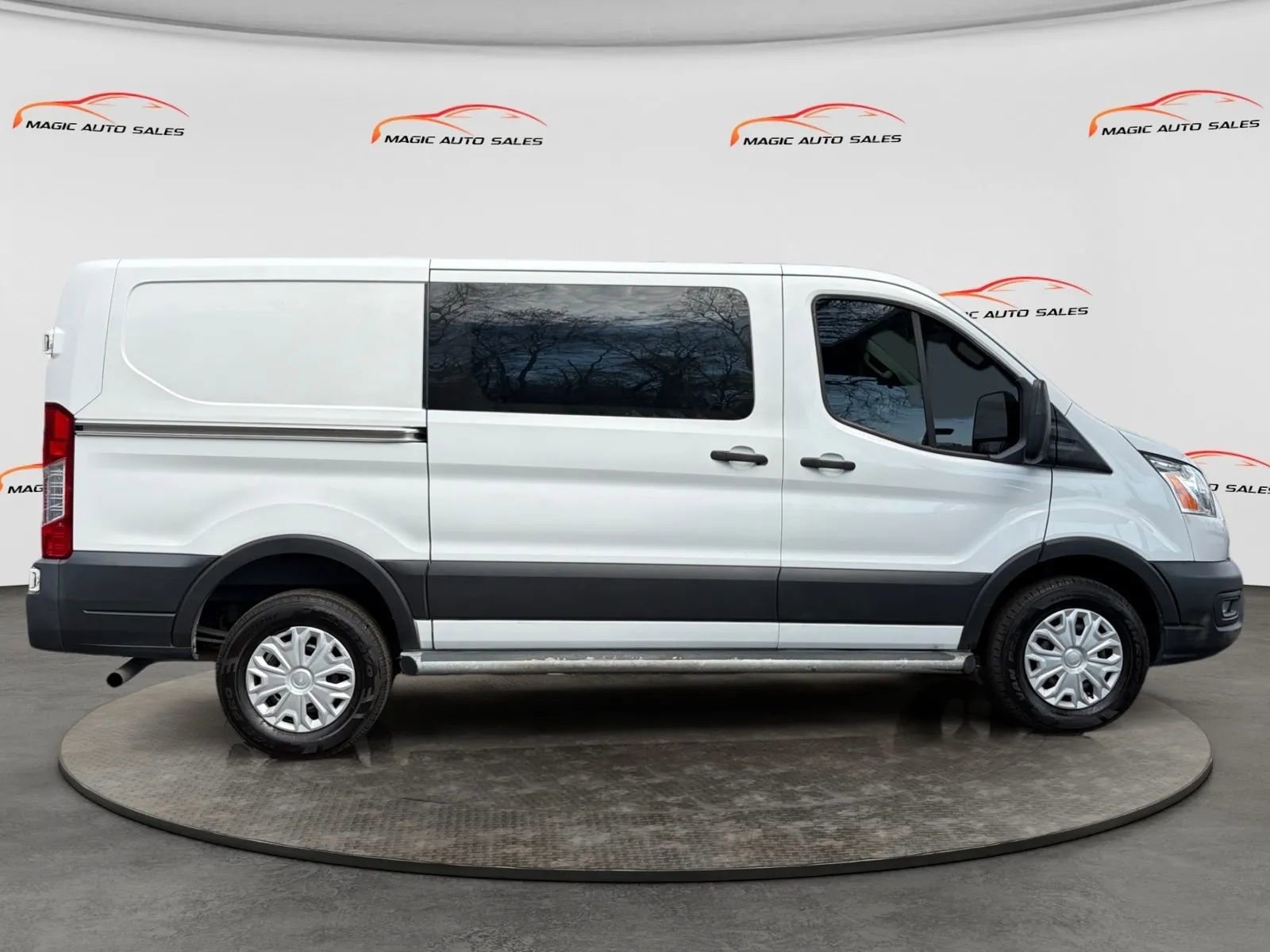 Used 2021 Ford Transit 250 Low Roof w/ Exterior Upgrade Package RWD image 6
