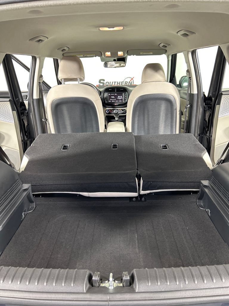 Used 2025 Kia Soul LX w/ LX Technology Package FWD image 20