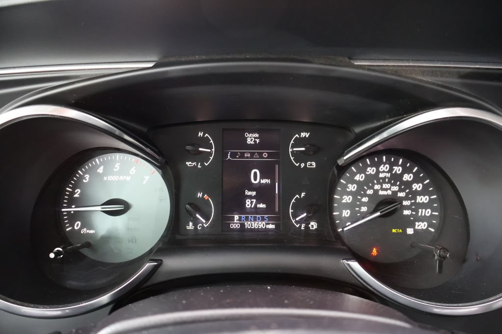 Used 2019 Toyota Sequoia SR5 AWD/4WD image 32