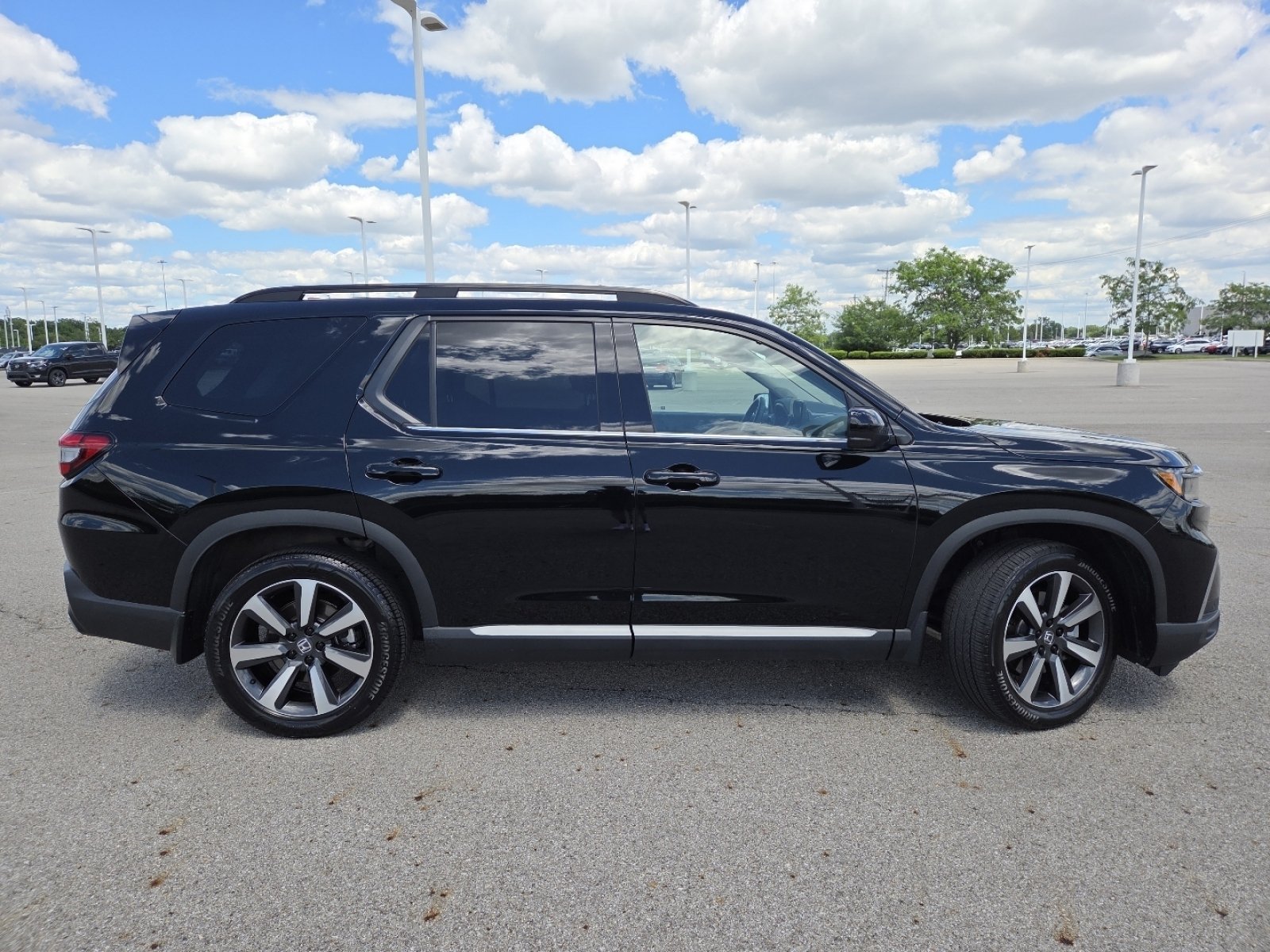 Used 2025 Honda Pilot Touring image 21