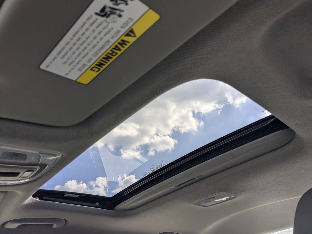 Used 2025 Hyundai Elantra SEL FWD image 21