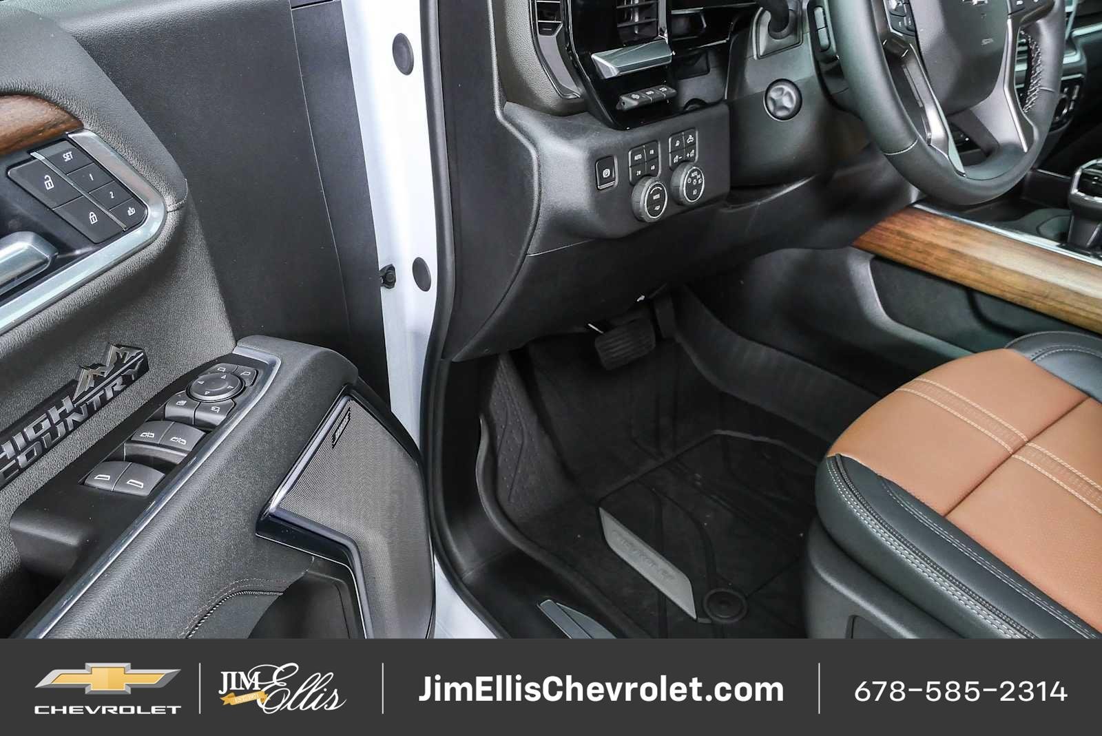 New 2026 Chevrolet Silverado 1500 High Country AWD/4WD image 9