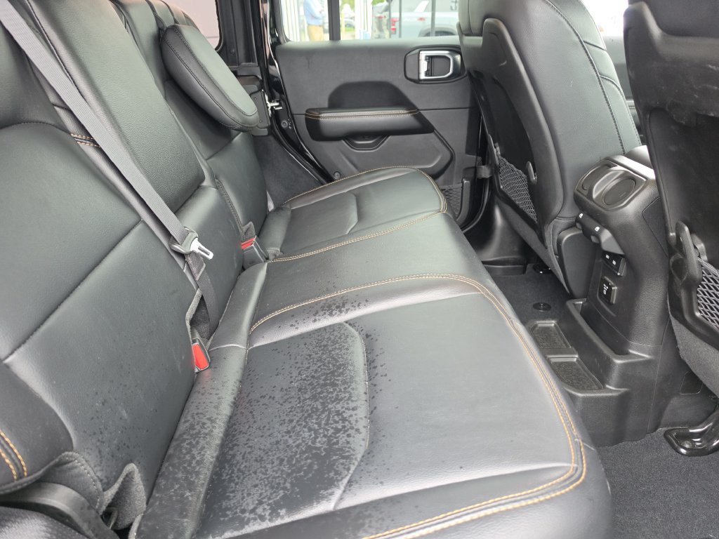 Used 2024 Jeep Wrangler Unlimited Sahara AWD/4WD image 24