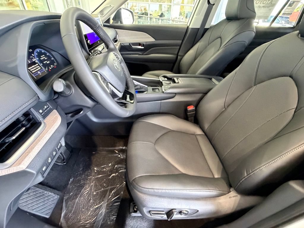 New 2026 Toyota Grand Highlander AWD Hybrid image 17