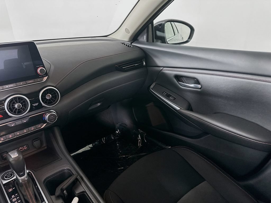 Certified 2025 Nissan Sentra SR FWD image 31