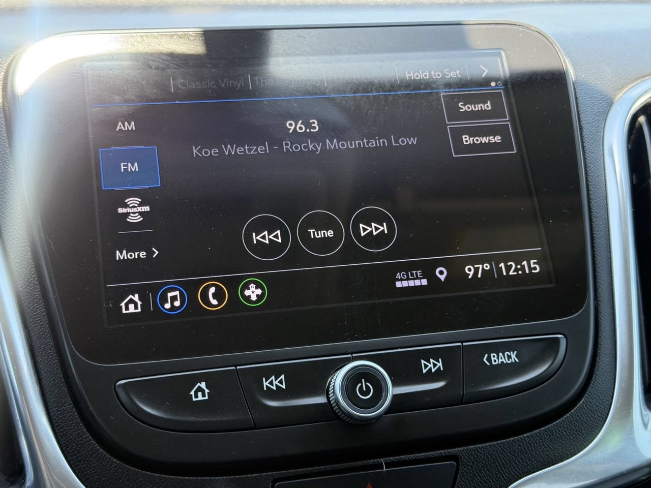 Used 2020 Chevrolet Equinox Premier FWD image 16
