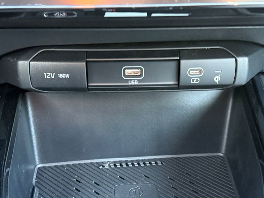 New 2025 Kia Niro EX Touring image 19