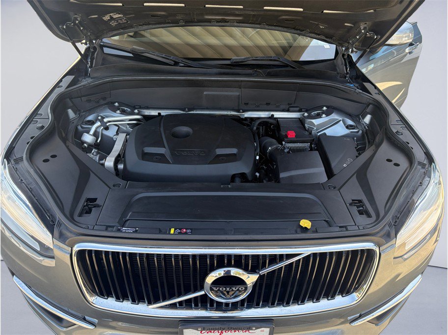 Used 2018 Volvo XC90 T5 Momentum w/ Convenience Package AWD/4WD image 9