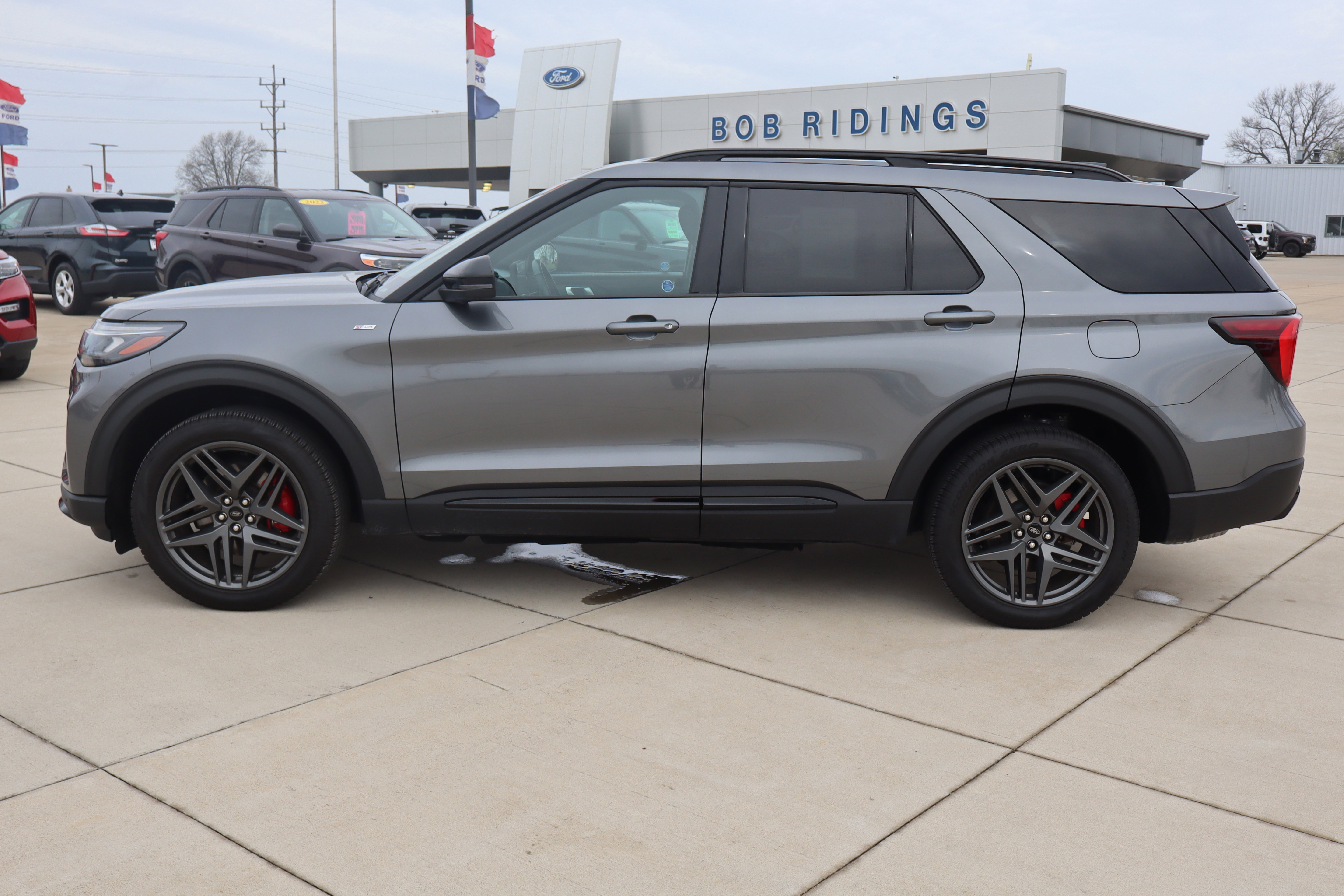 Used 2025 Ford Explorer ST-Line w/ ST-Line Street Pack AWD/4WD image 8
