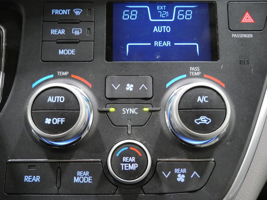 Used 2017 Toyota Sienna LE FWD image 18