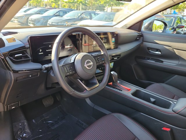 Used 2025 Nissan Kicks SR AWD/4WD image 17
