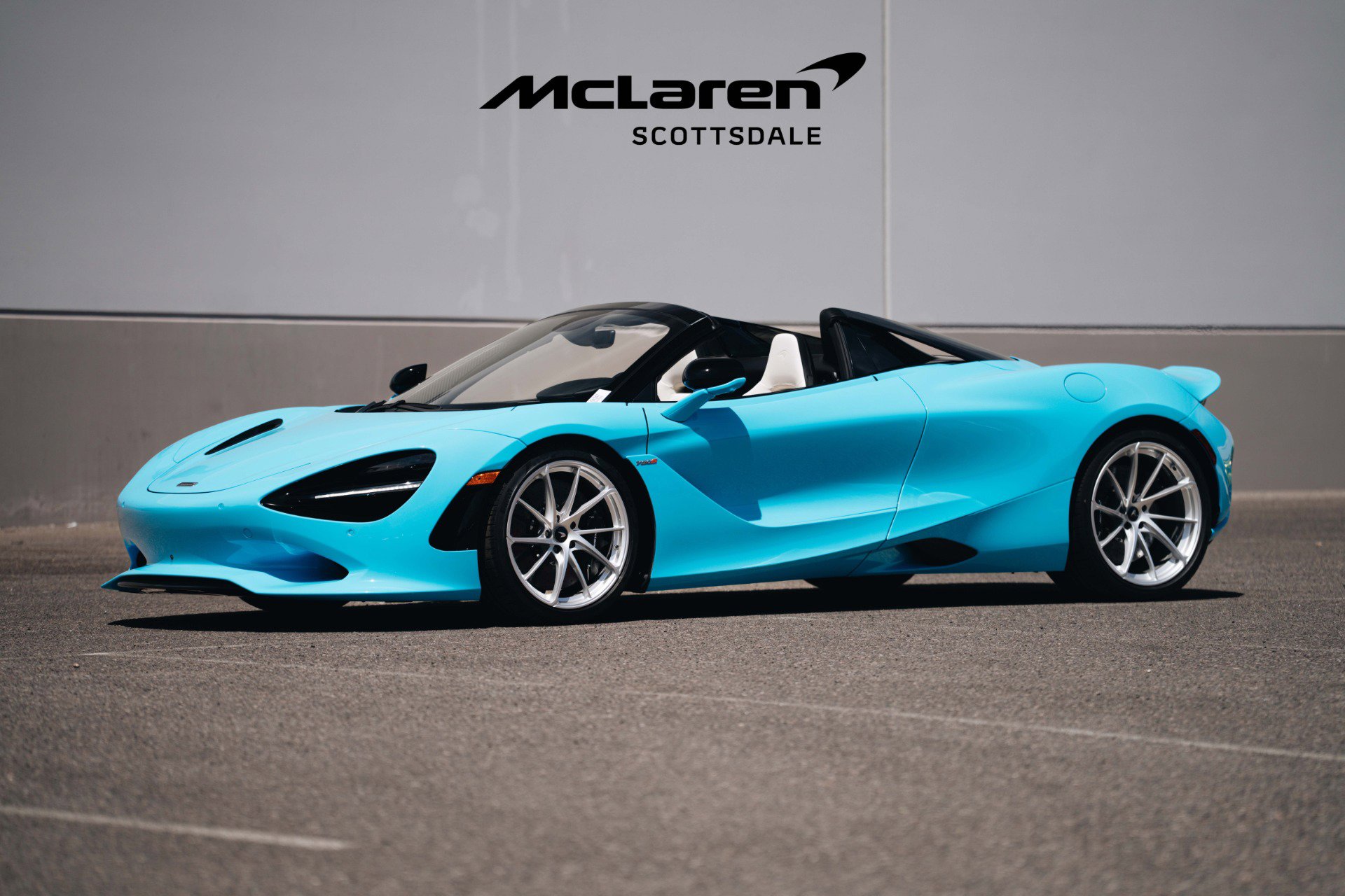 Used 2025 McLaren 750S Spider image 4