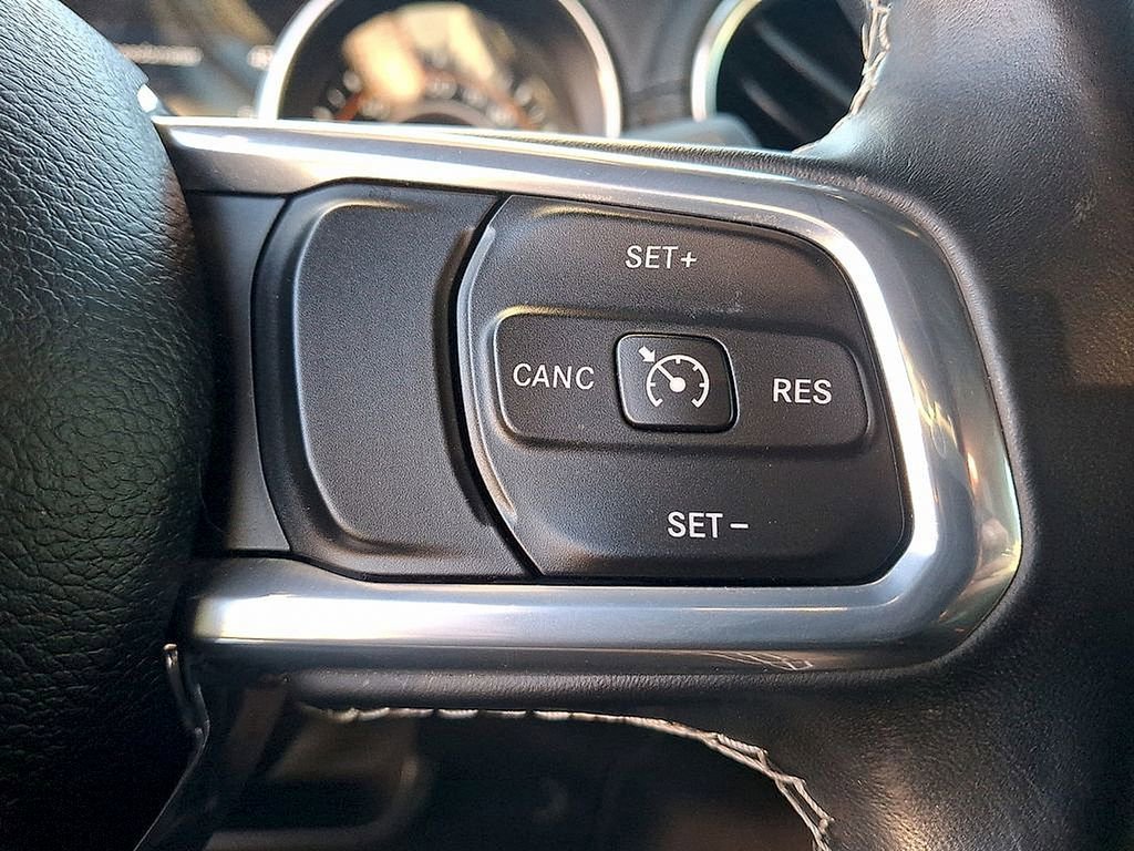 Used 2021 Jeep Gladiator Overland image 22