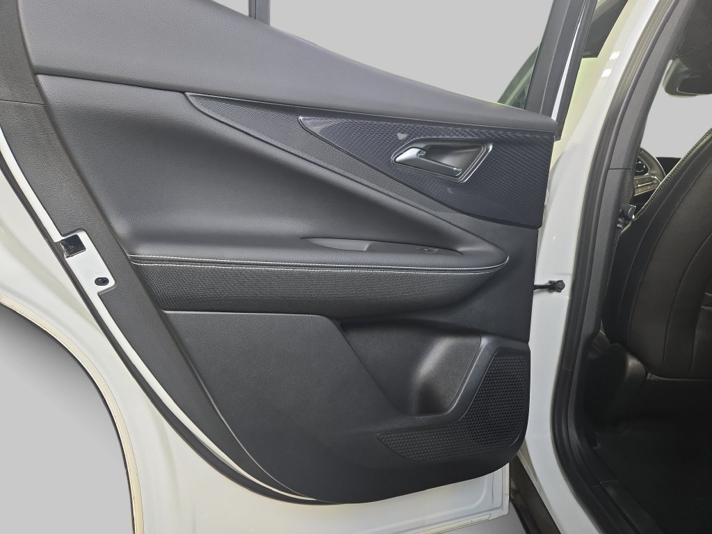 Used 2024 Chevrolet Blazer EV LT AWD/4WD image 16