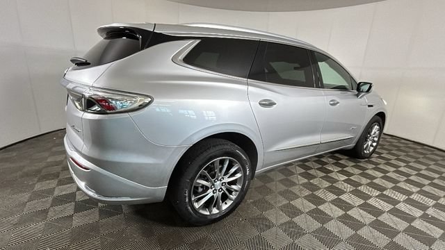 Used 2022 Buick Enclave Avenir w/ Avenir Technology Package AWD/4WD image 2