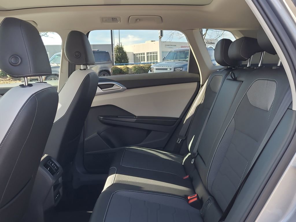 New 2026 Volkswagen Taos SE image 14