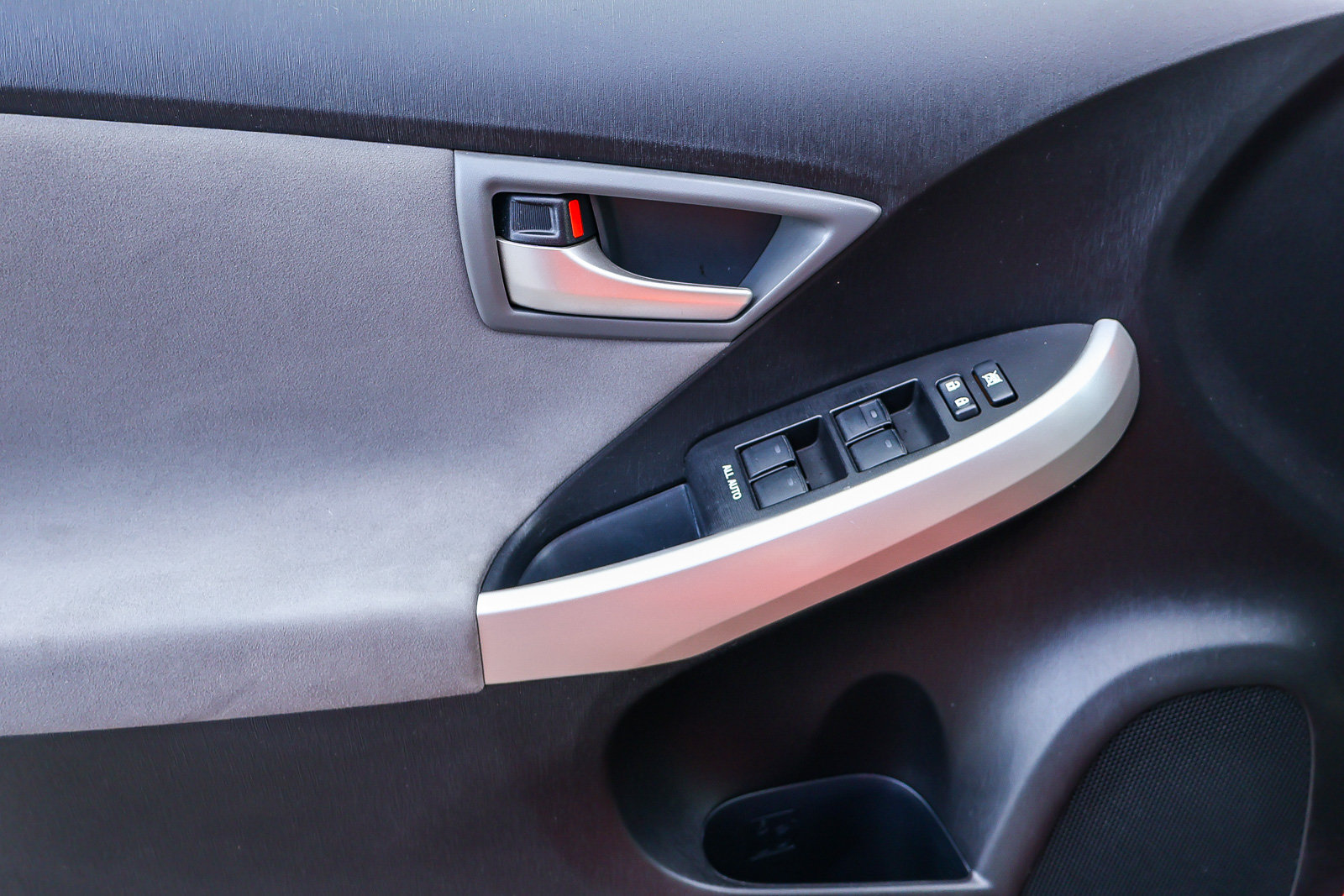 Used 2014 Toyota Prius Three FWD image 10