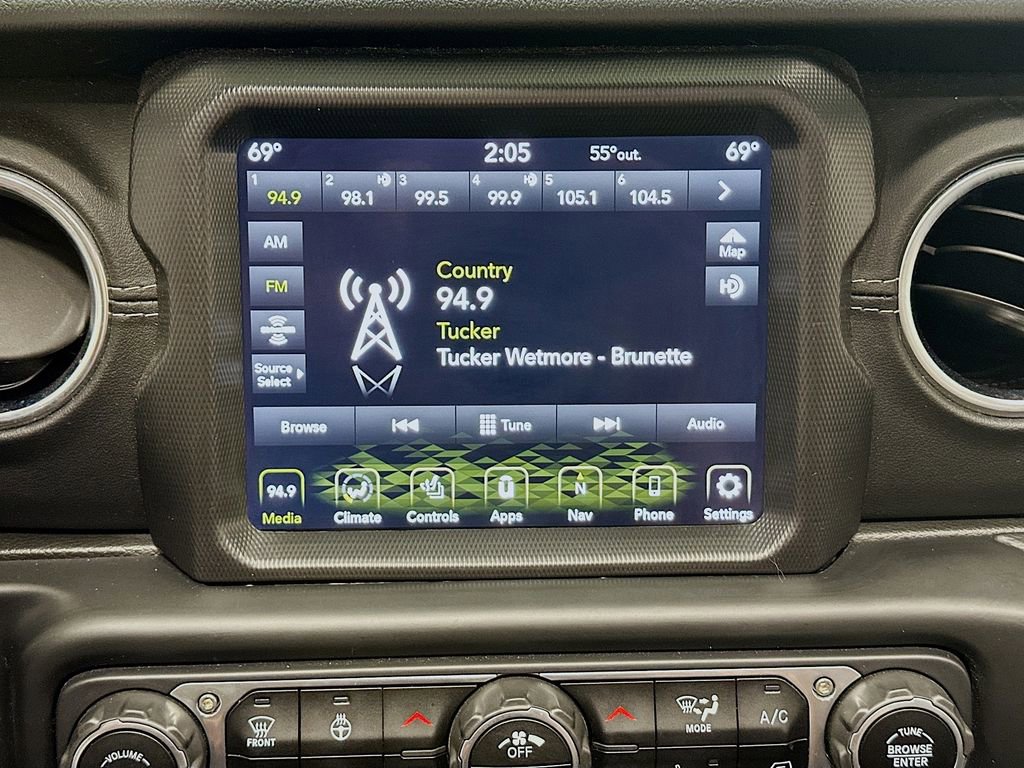 Used 2021 Jeep Wrangler Unlimited Sahara w/ Uconnect 4C Nav & Sound Group image 16