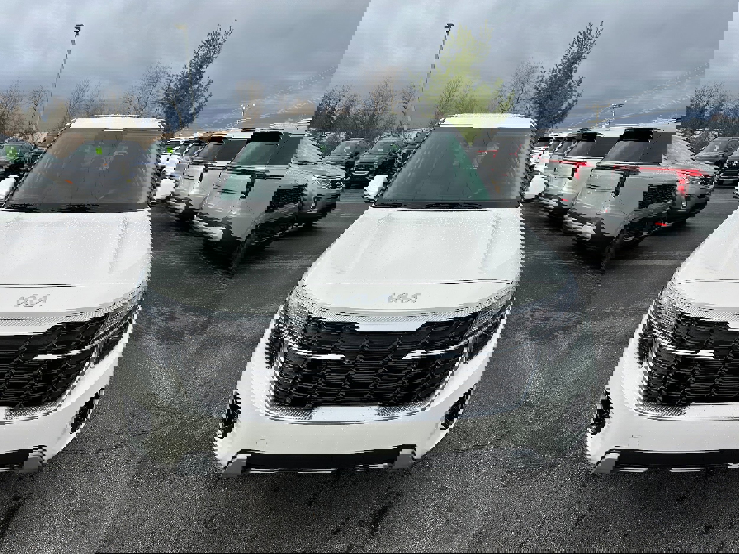 Used 2024 Kia Seltos LX image 2