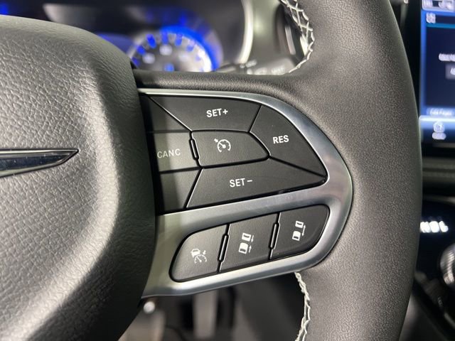 New 2026 Chrysler Pacifica Select FWD image 17