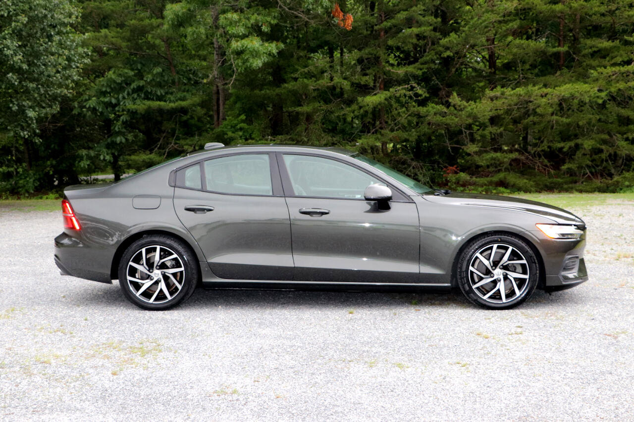 Used 2019 Volvo S60 T6 Momentum w/ Premium Package image 3