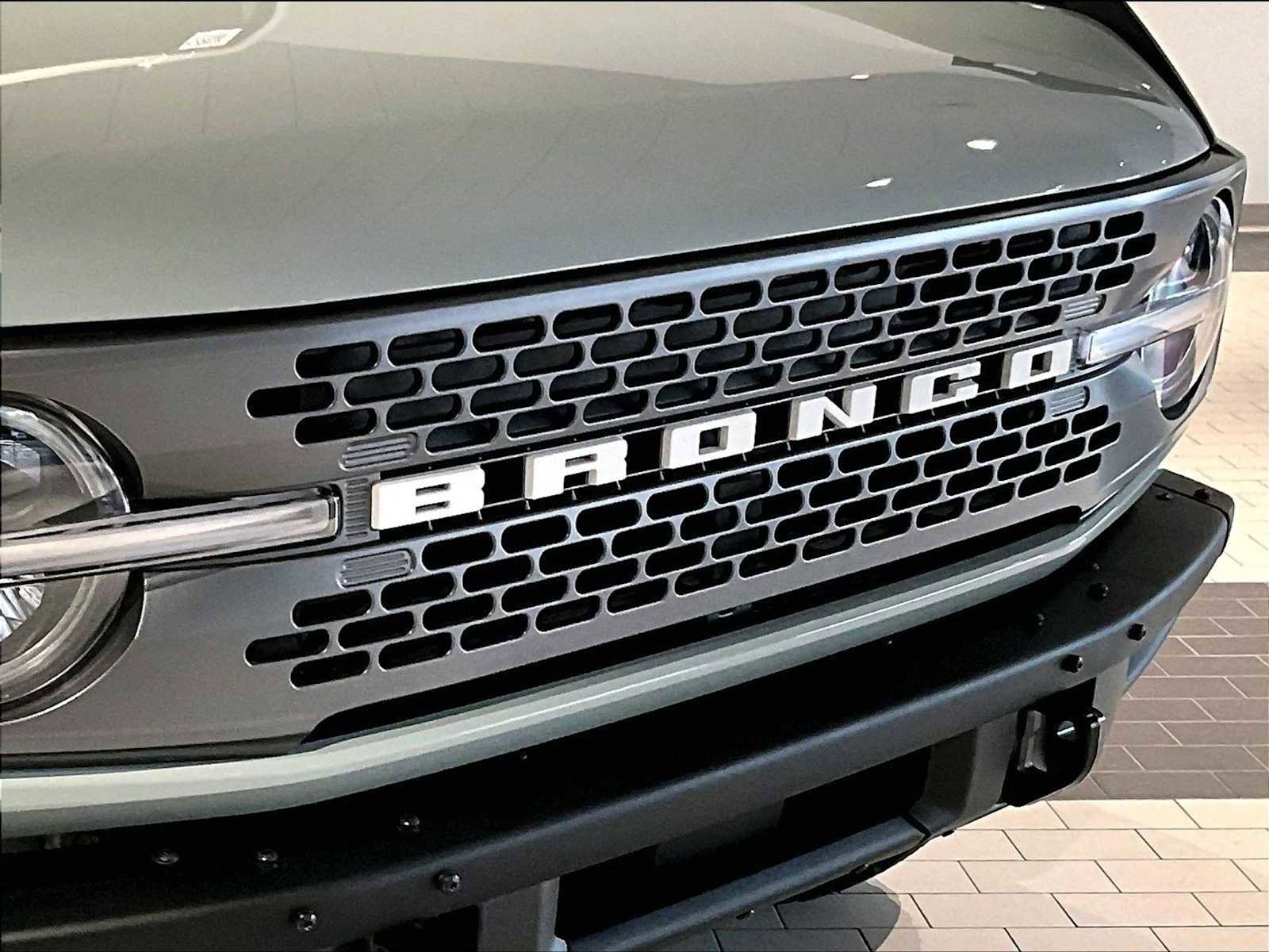 Used 2024 Ford Bronco Badlands image 32