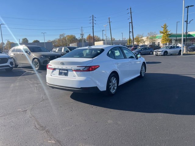 Used 2025 Toyota Camry LE image 9