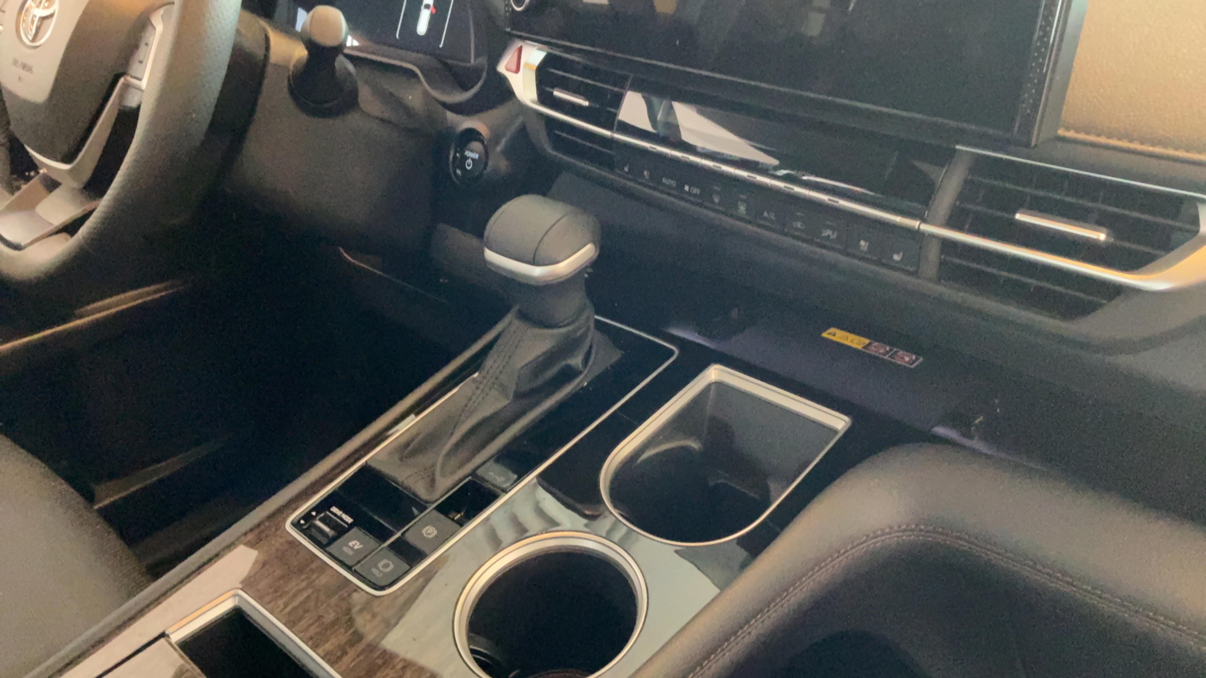 Certified 2025 Toyota Sienna Limited AWD/4WD image 36