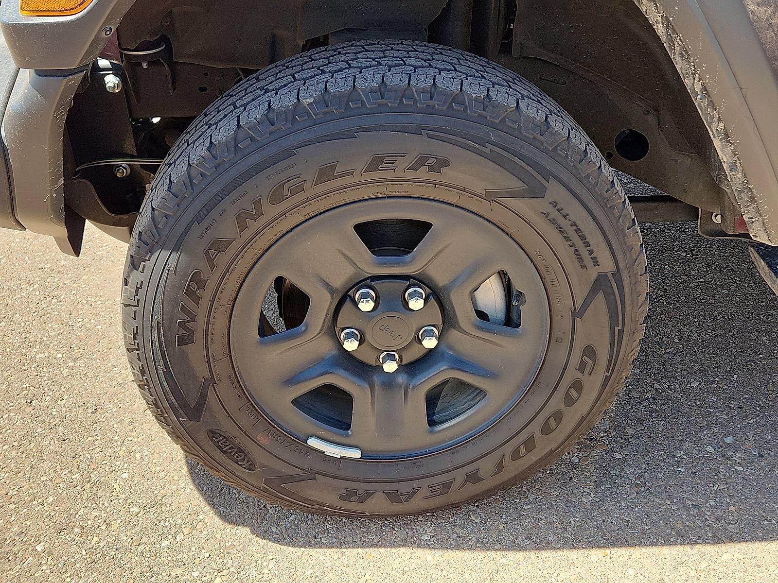 Used 2021 Jeep Wrangler Sport AWD/4WD image 5