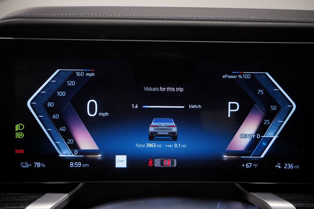 Used 2025 BMW i7 eDrive50 w/ M Sport Package image 22