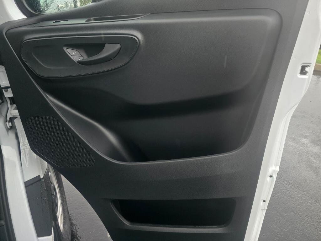 New 2025 Mercedes-Benz eSprinter 170 Cargo image 25