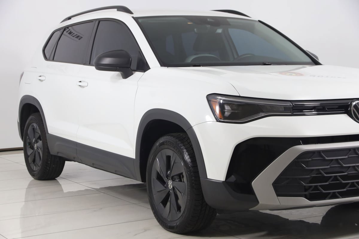 Used 2025 Volkswagen Taos S FWD image 35