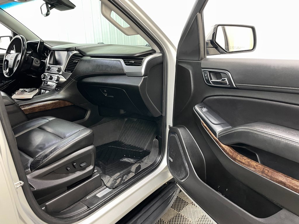 Used 2019 Chevrolet Suburban LT image 37