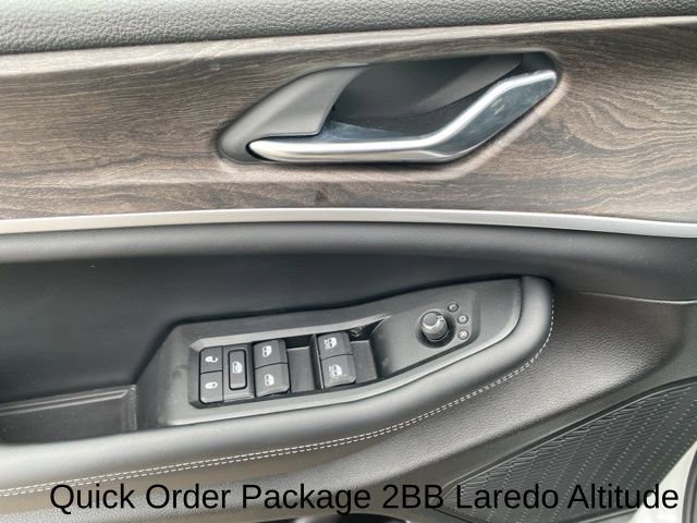 New 2026 Jeep Grand Cherokee Altitude image 25