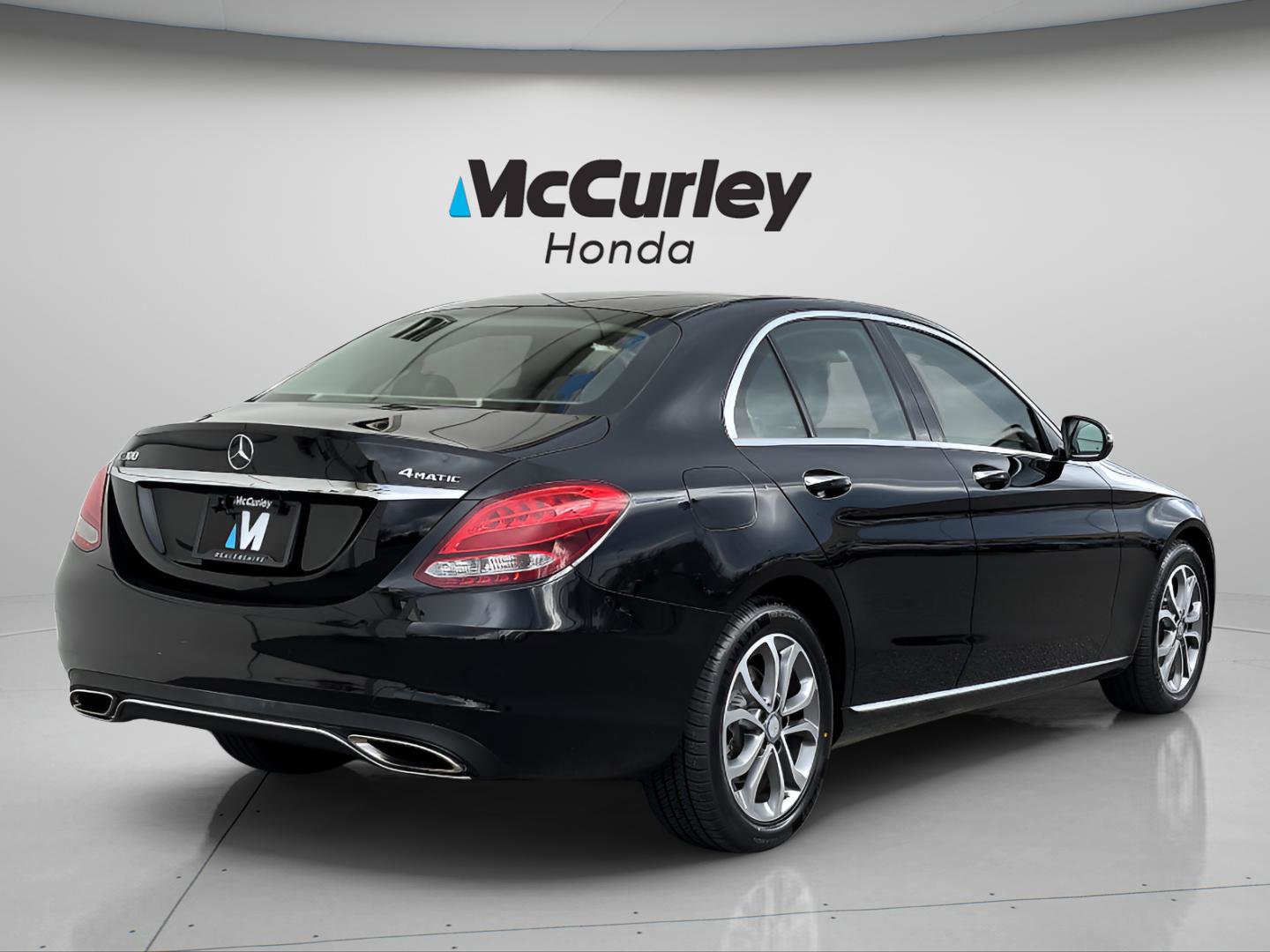 Used 2017 Mercedes-Benz C 300 4MATIC image 3