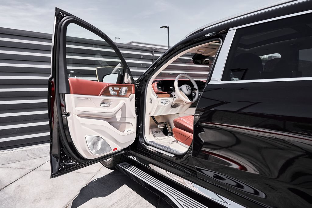 Used 2026 Mercedes-Benz Maybach GLS 600 4MATIC image 31