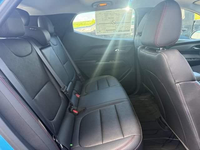 Used 2027 Chevrolet Bolt RS w/ Technology Package FWD image 16