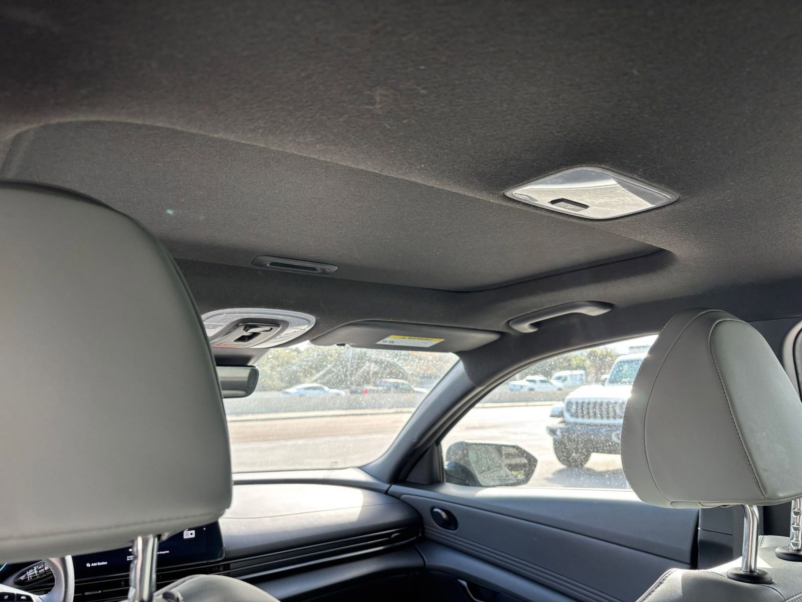 Used 2025 Hyundai Elantra Limited image 29