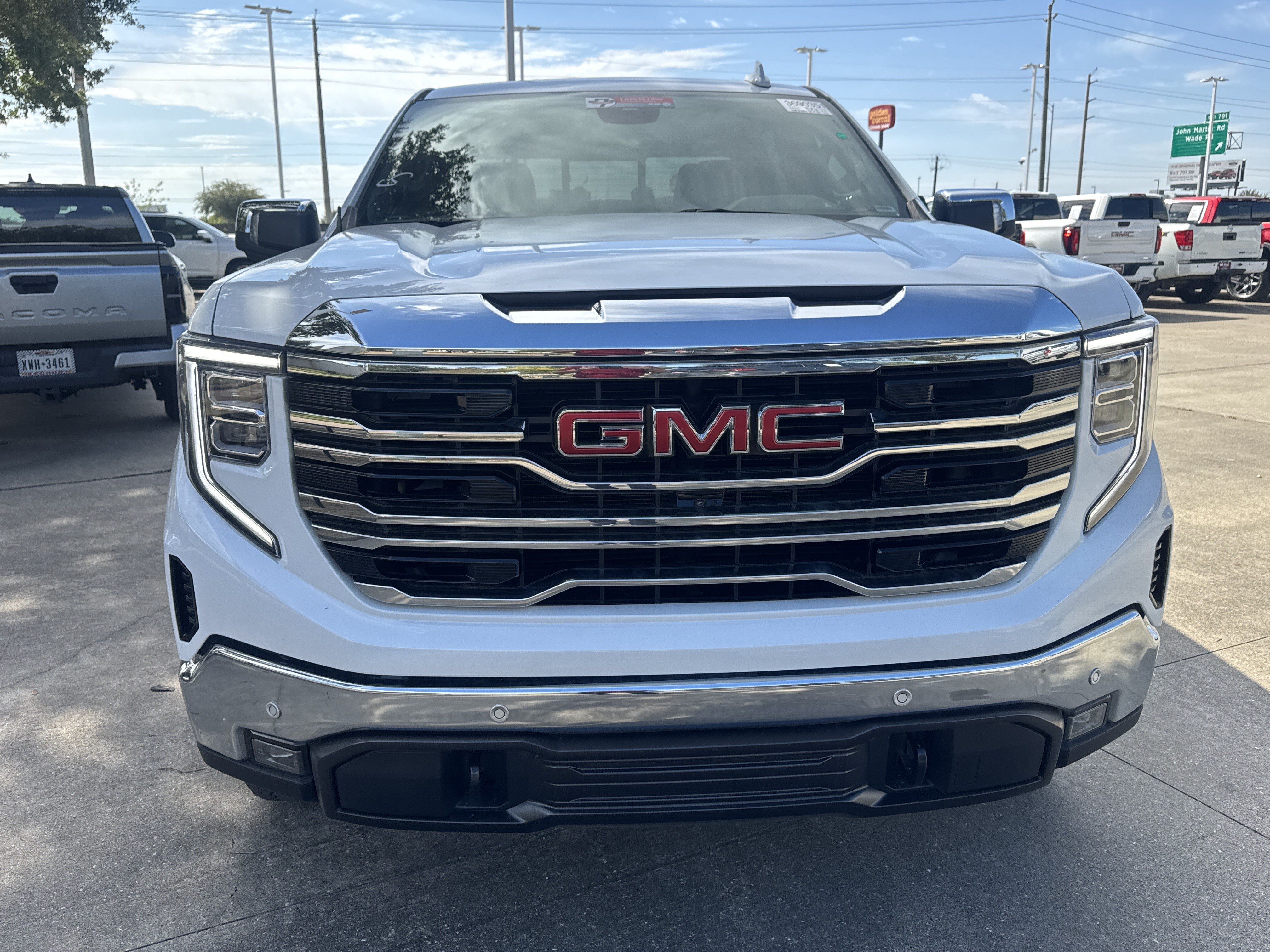 Used 2025 GMC Sierra 1500 SLT w/ SLT Premium Plus Package AWD/4WD image 13
