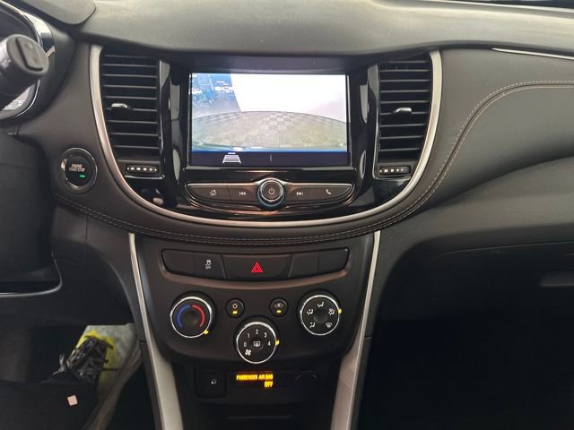 Used 2022 Chevrolet Trax LT w/ LT Convenience Package image 22