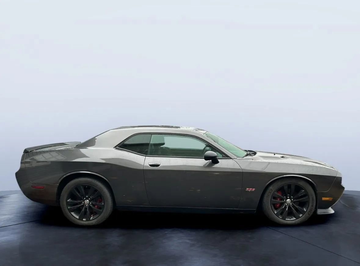 Used 2014 Dodge Challenger SRT8 RWD image 6