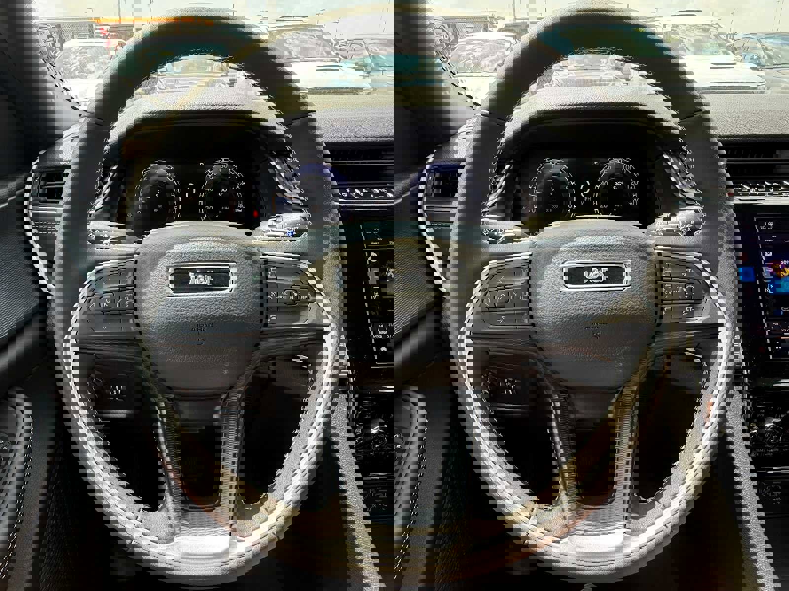 New 2025 Jeep Grand Cherokee Altitude image 11