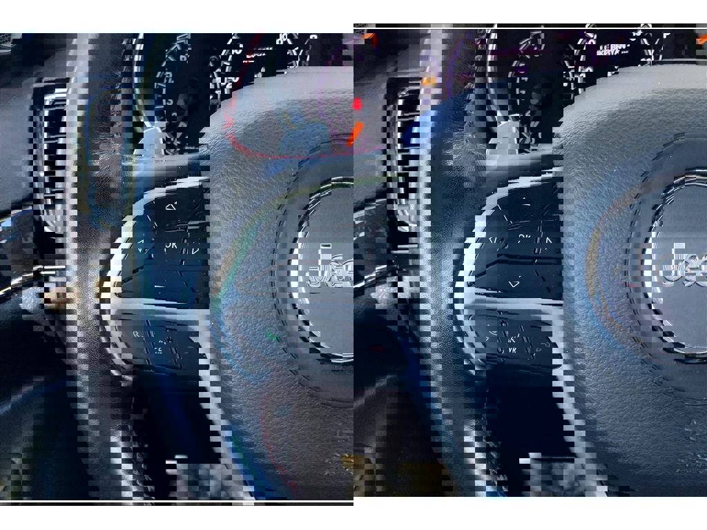 Used 2020 Jeep Grand Cherokee Trailhawk w/ Premium Lighting Group image 19