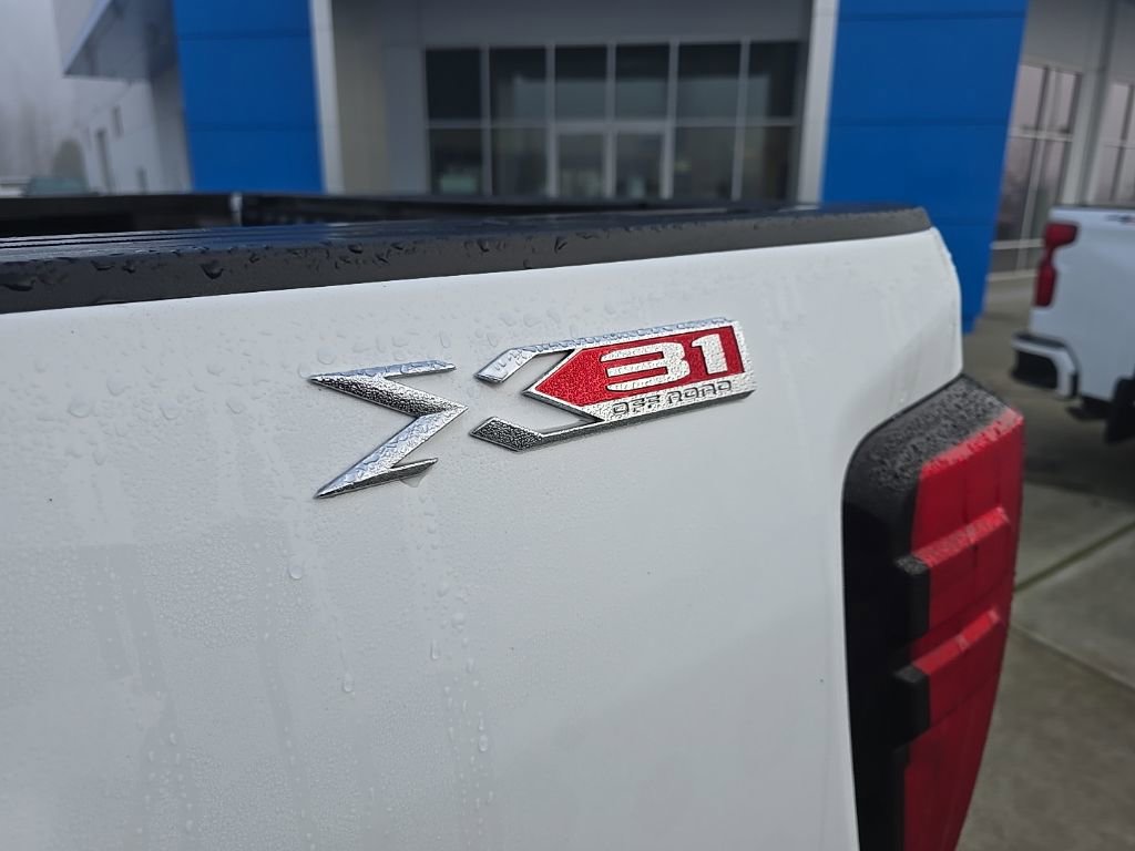 Used 2025 GMC Sierra 3500 SLT w/ X31 Off-Road Package image 36
