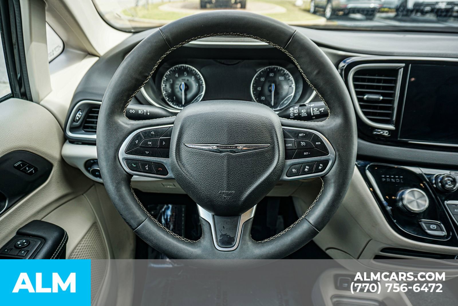 Used 2024 Chrysler Pacifica Touring-L image 30