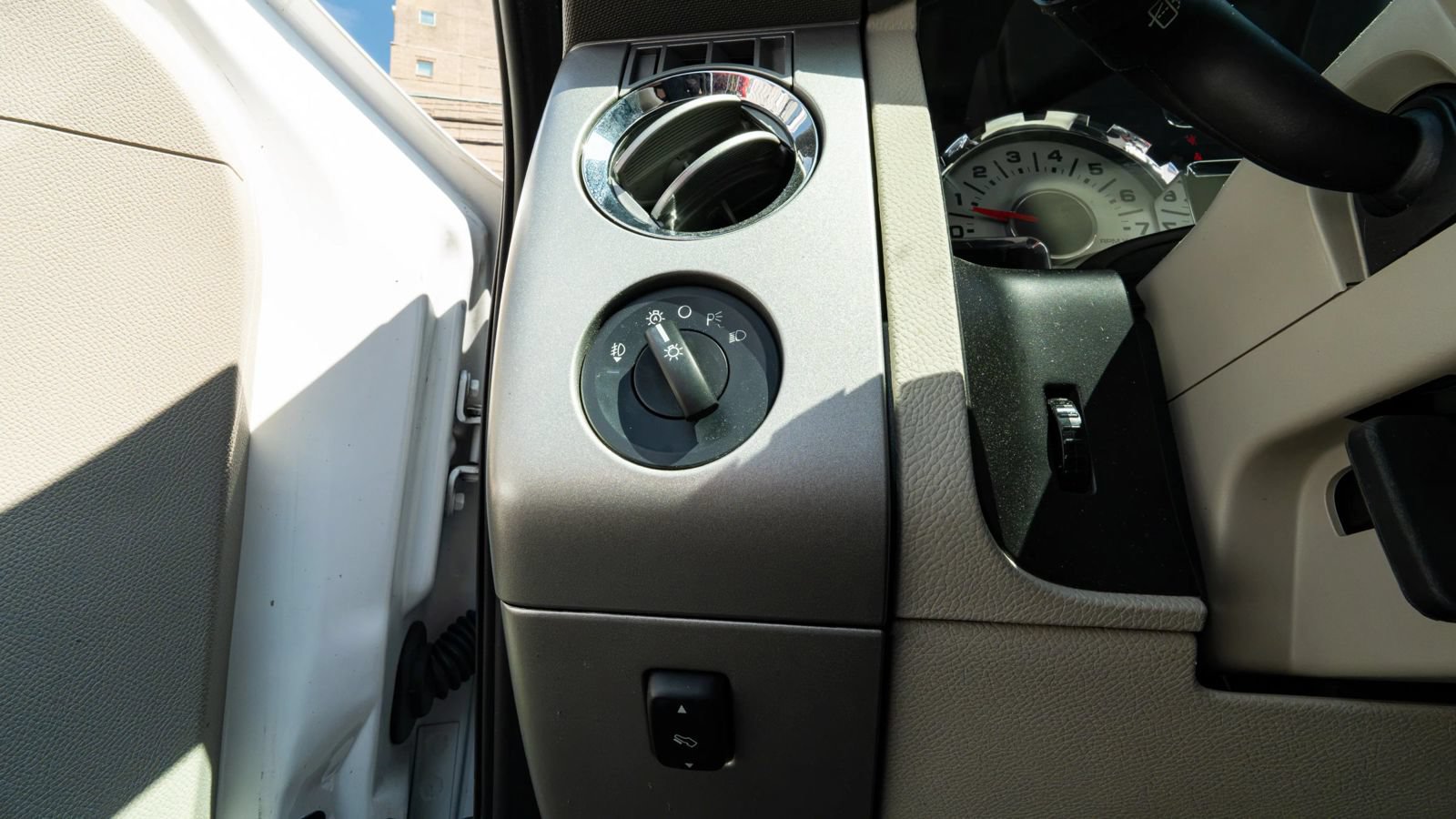 Used 2014 Ford Expedition Limited w/ Equipment Group 301A AWD/4WD image 54
