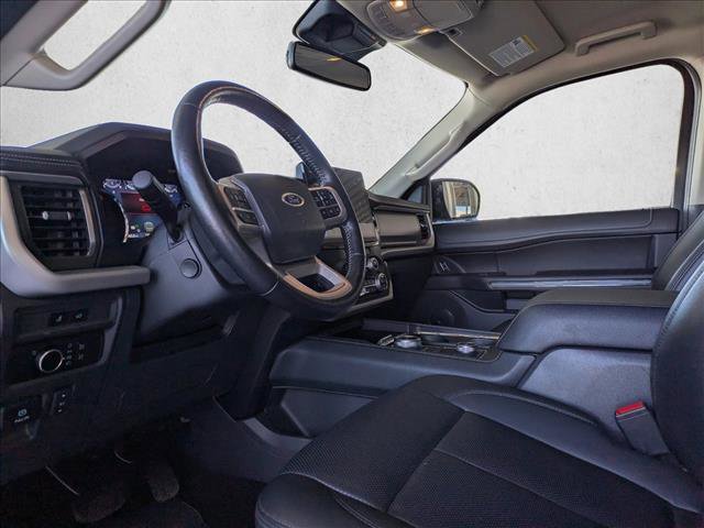 Used 2023 Ford Expedition XLT image 11